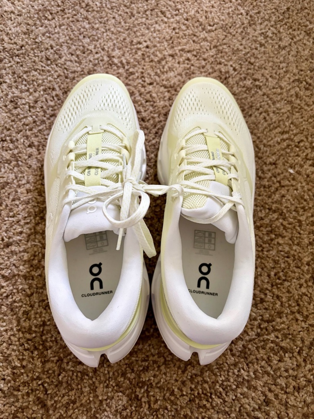 BRAND NEW-On Running Cloudrunner Sneakers in Cream/White